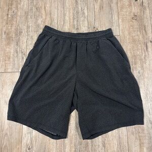 Lululemon Men's Black Athletic Shorts Size Medium